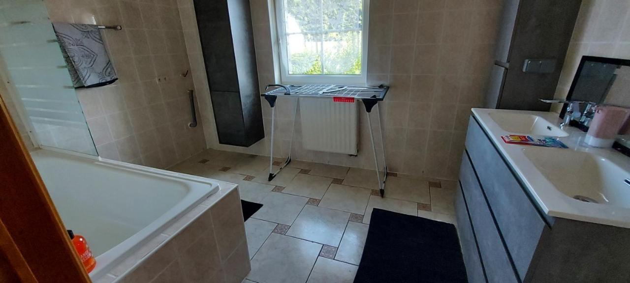 Nazareth Logement Un Magnifique Logement De Vacances Bastogne Eksteriør bilde